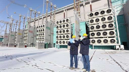 管理強安鐵腕治安改革促安科技保安</p><p>　　成就冰雪夢想譜寫保電必勝奮斗華章