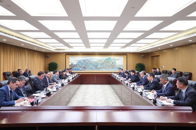 張智剛董事長(zhǎng)會(huì)見智利能源部部長(zhǎng)迭戈·帕爾多