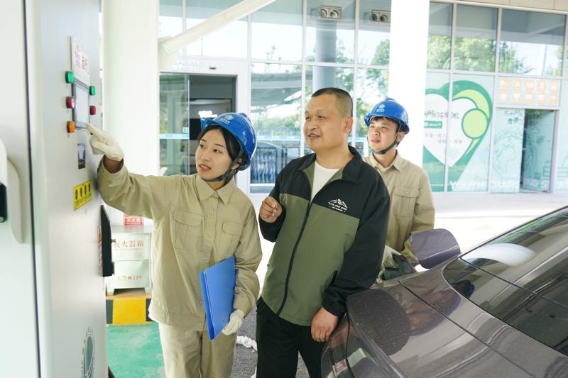 節(jié)日我在崗｜便捷充電助力綠色出行