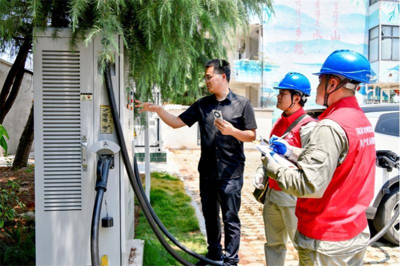 節(jié)日我在崗｜綠色暢行便捷充電
