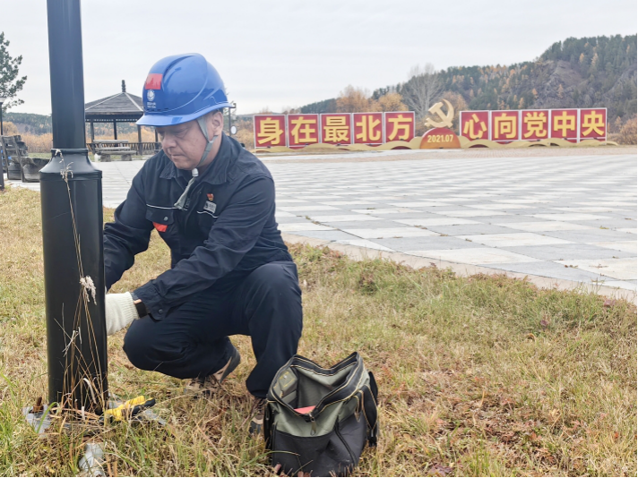 全國道德模范國家電網(wǎng)呂建生：誠實守信用心服務(wù)