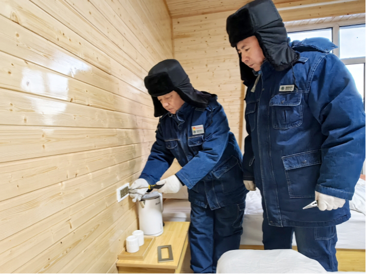 全國道德模范國家電網(wǎng)呂建生：誠實守信用心服務(wù)